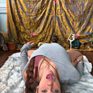solemoves_yogitoes #2220977