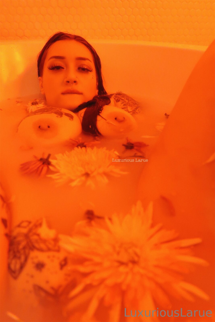Photo by luxuriouslarue published on May 22,2023 04:28:20 - BestThots