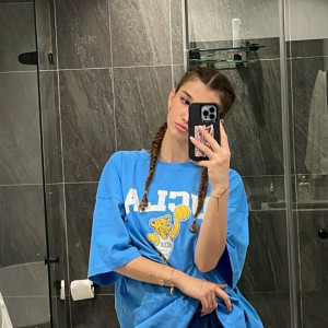 sydneyvmayy #3184127