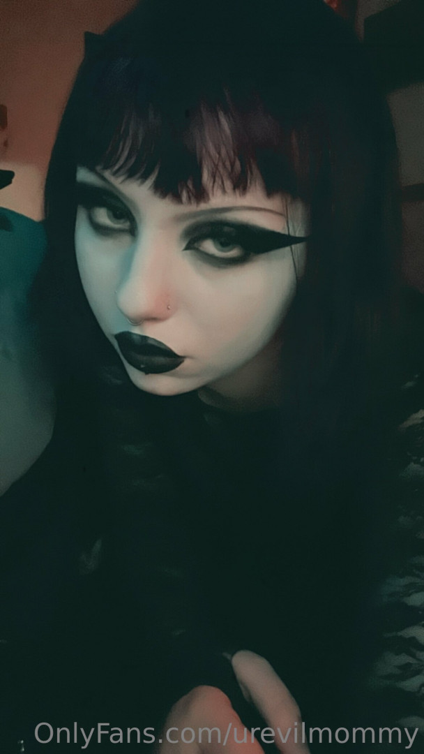 Photo by urevilmommy published on June 26,2023 21:10:22 - BestThots