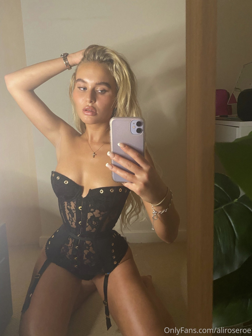 Photo by aliroseroe published on November 20,2023 20:55:28 - BestThots