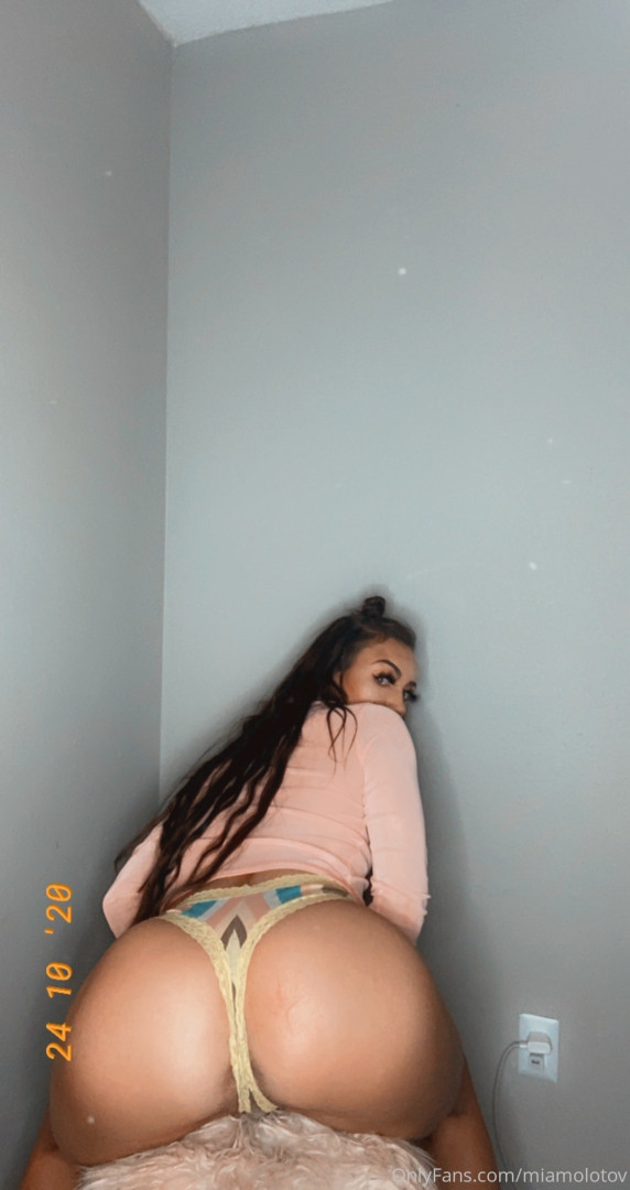 Photo by miamolotovxxx published on October 14,2023 07:41:41 - BestThots