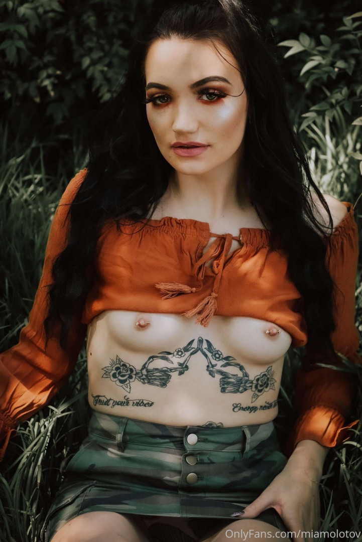 Photo by miamolotovxxx published on October 14,2023 08:45:35 - BestThots