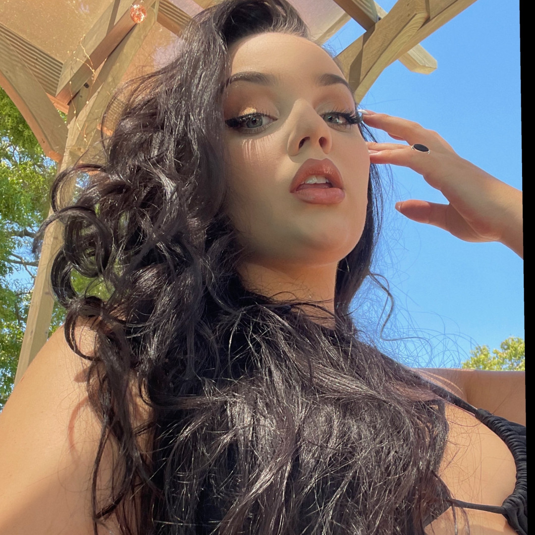 Photo by rosycheeksxo23 published on August 16,2023 08:06:40 - BestThots