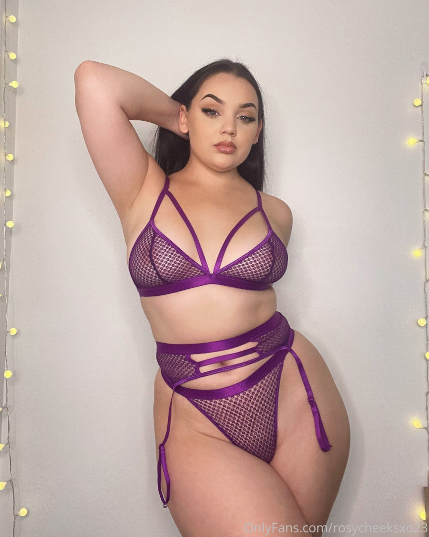 Photo by rosycheeksxo23 published on August 16,2023 08:27:35 - BestThots