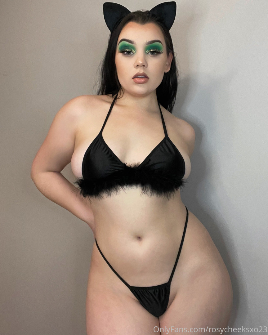 Photo by rosycheeksxo23 published on August 16,2023 11:07:52 - BestThots