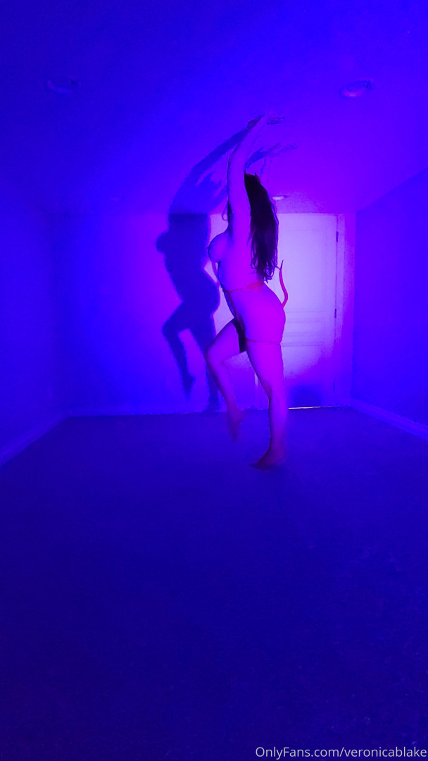 Photo by veronicablake published on May 16,2023 05:45:21 - BestThots