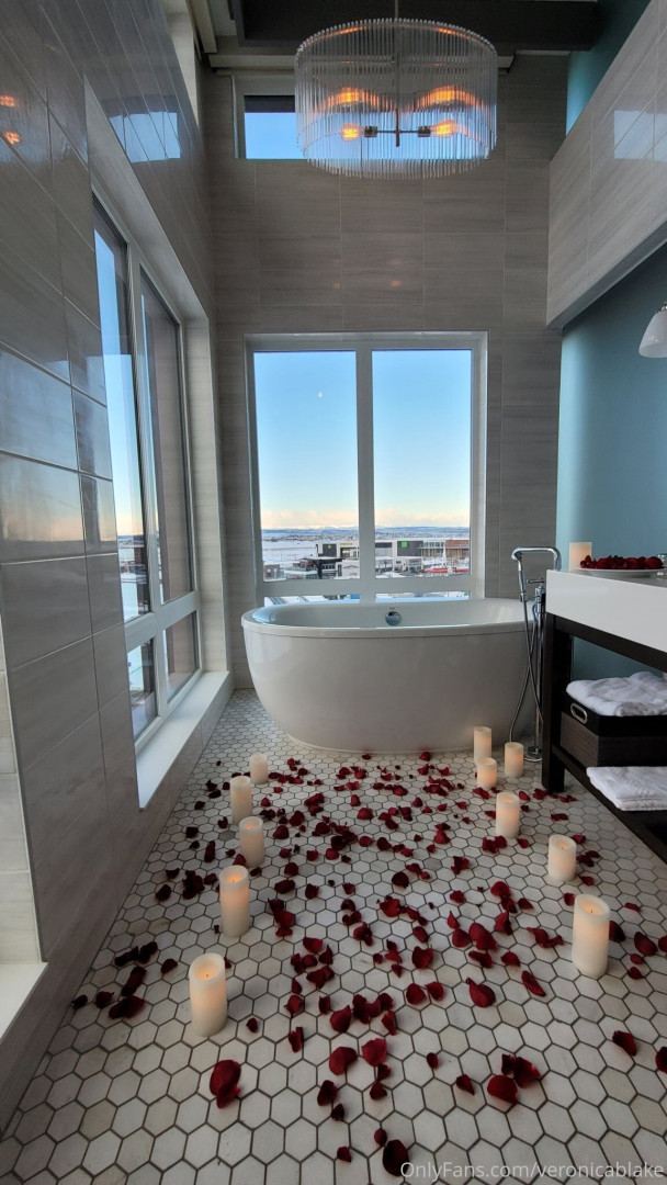 Photo by veronicablake published on May 16,2023 06:04:39 - BestThots