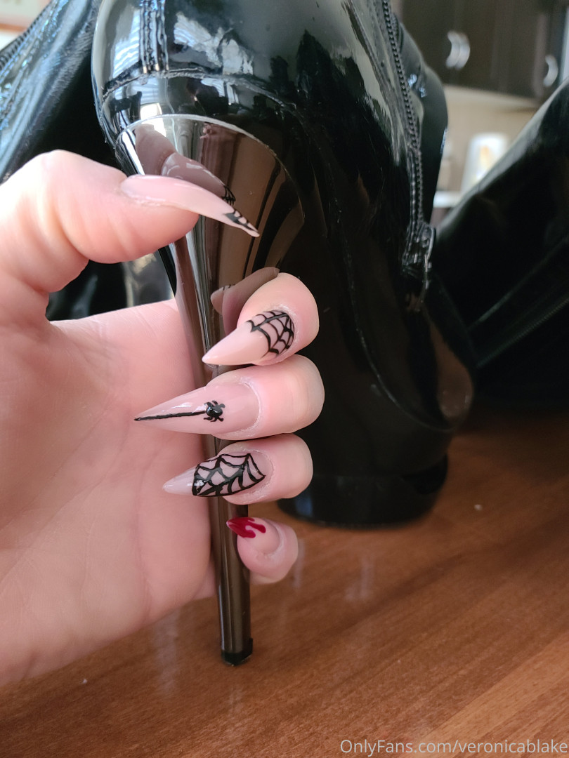 Photo by veronicablake published on May 16,2023 06:05:43 - BestThots