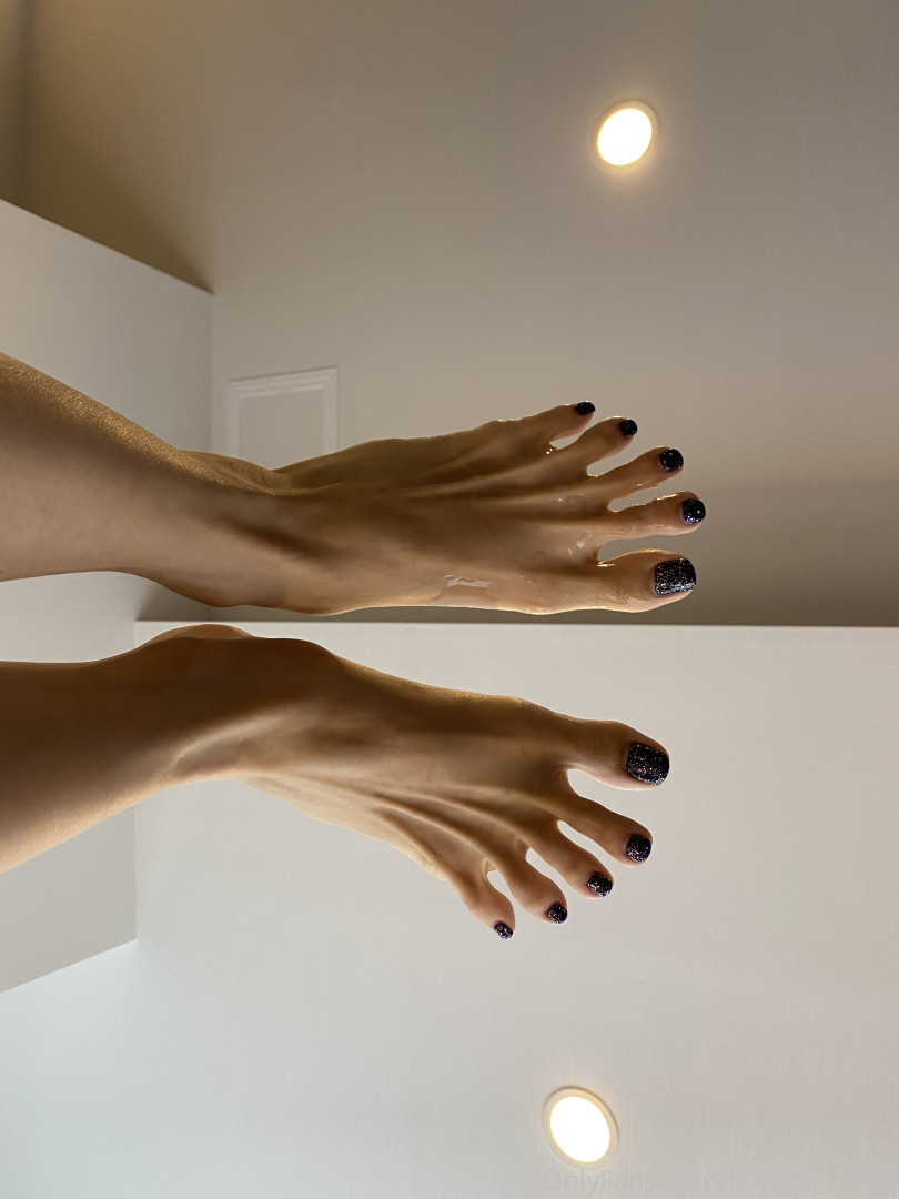 Photo by feet_of_suzyq published on June 19,2023 07:02:44 - BestThots