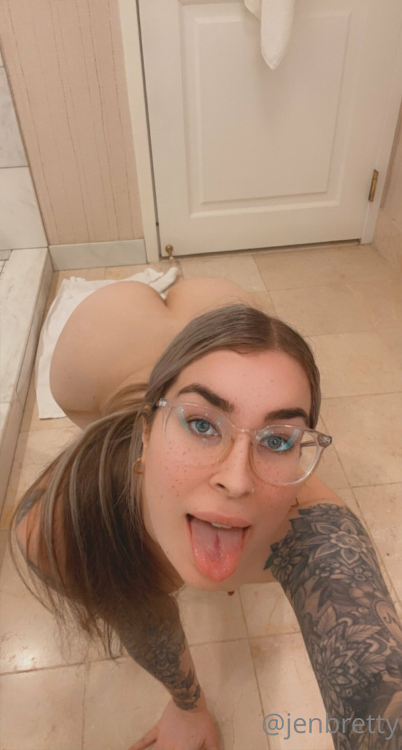 Photo by therealjenbretty published on August 11,2023 08:41:19 - BestThots
