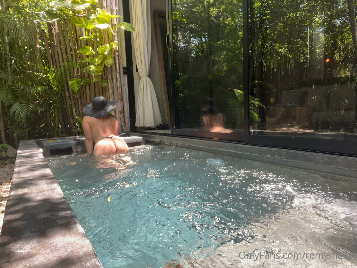 Photo by remymeow published on October 16,2023 13:59:21 - BestThots