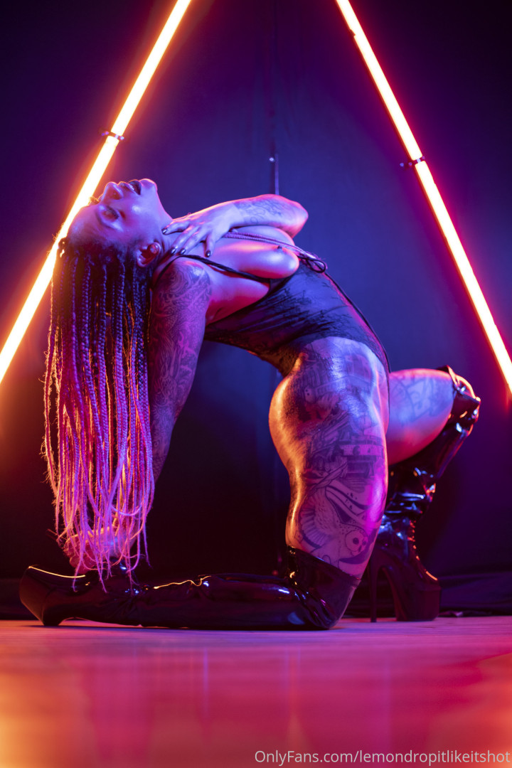 Photo by lemondropitlikeitshot published on October 13,2023 21:05:56 - BestThots