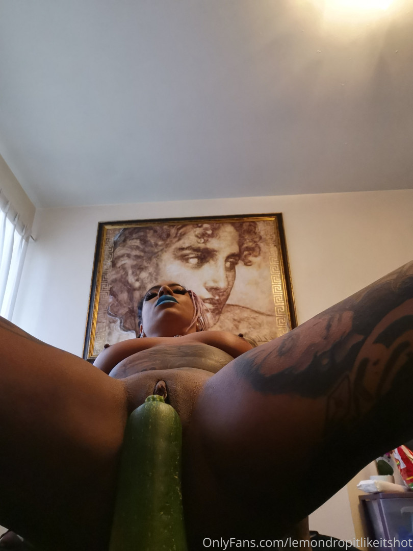 Photo by lemondropitlikeitshot published on October 13,2023 21:48:03 - BestThots