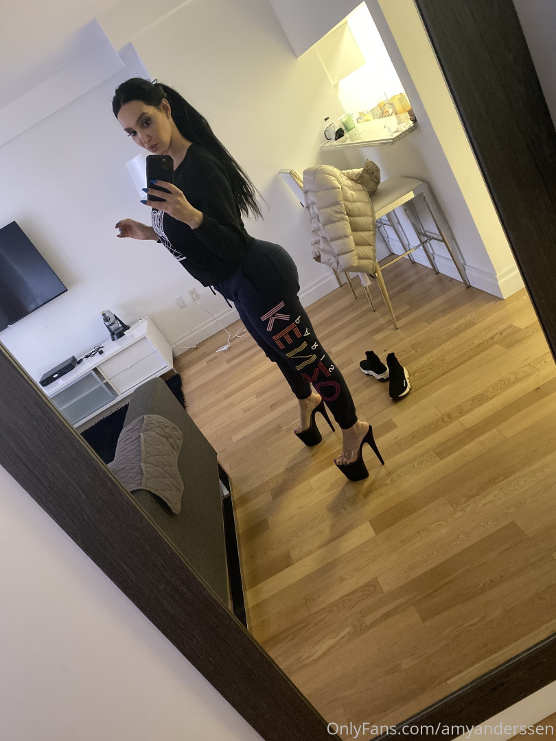 Photo by amyanderssen published on November 21,2023 20:36:46 - BestThots
