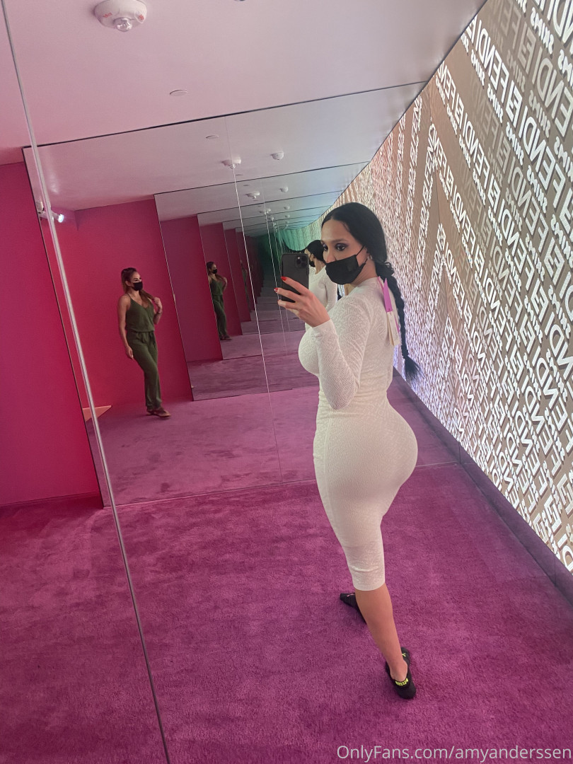 Photo by amyanderssen published on November 21,2023 20:37:40 - BestThots