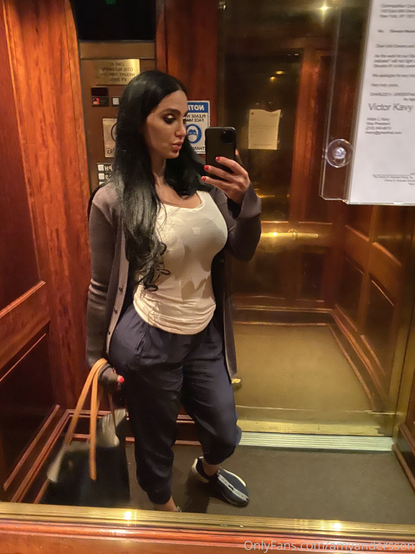 Photo by amyanderssen published on November 21,2023 20:38:35 - BestThots