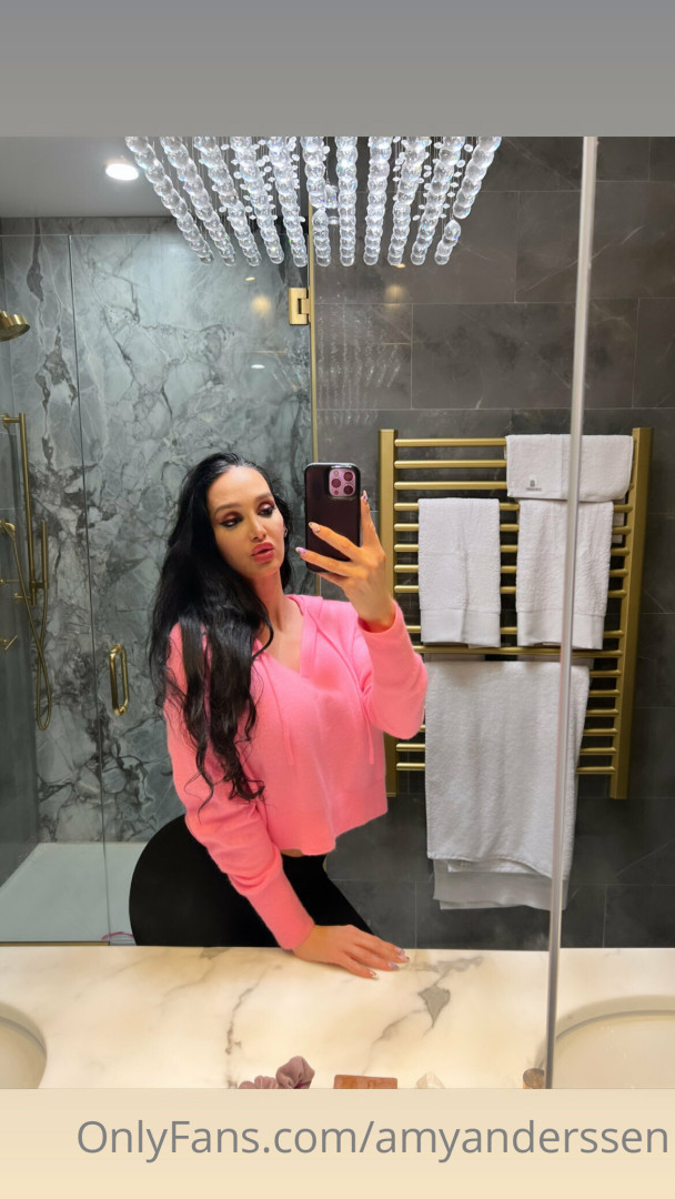 Photo by amyanderssen published on November 21,2023 20:39:17 - BestThots