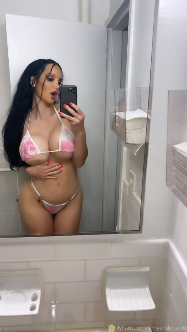 Photo by amyanderssen published on November 21,2023 20:40:07 - BestThots