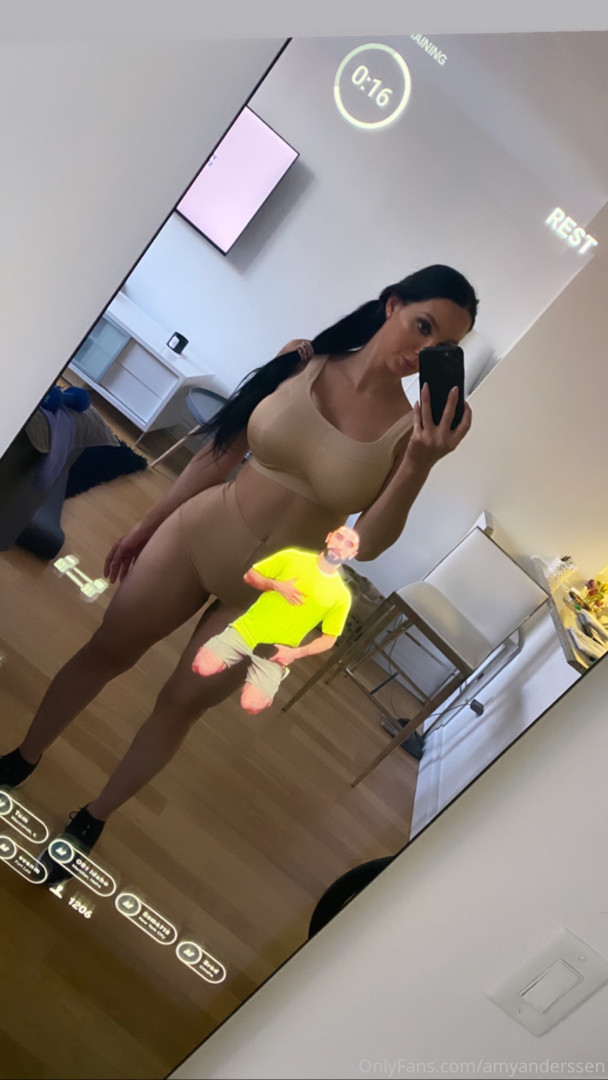 Photo by amyanderssen published on November 21,2023 20:40:12 - BestThots