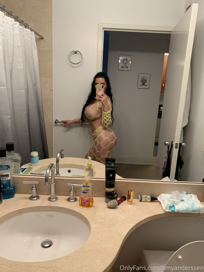 Photo by amyanderssen published on November 21,2023 20:40:19 - BestThots
