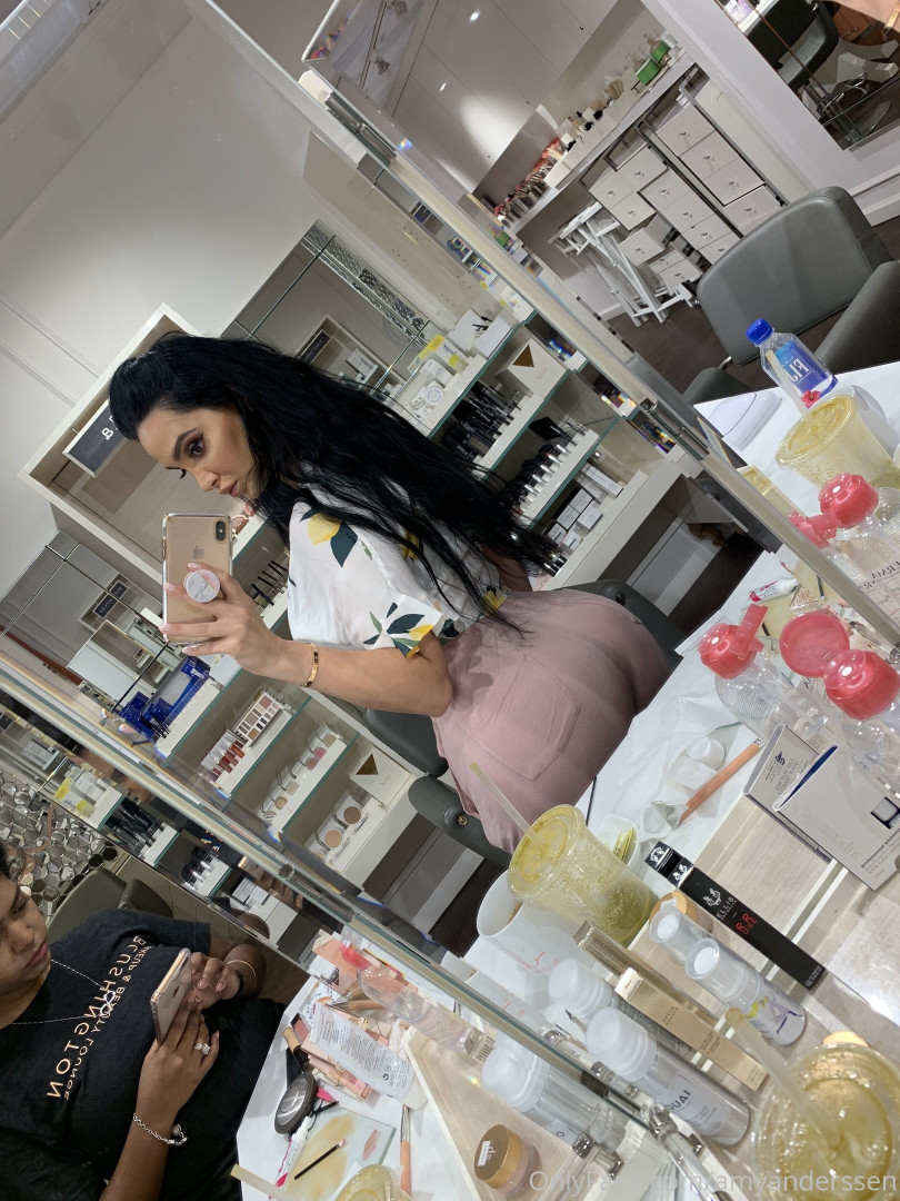 Photo by amyanderssen published on November 21,2023 20:40:40 - BestThots