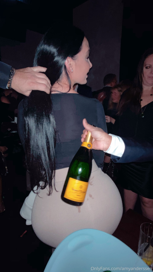 Photo by amyanderssen published on November 21,2023 20:41:46 - BestThots