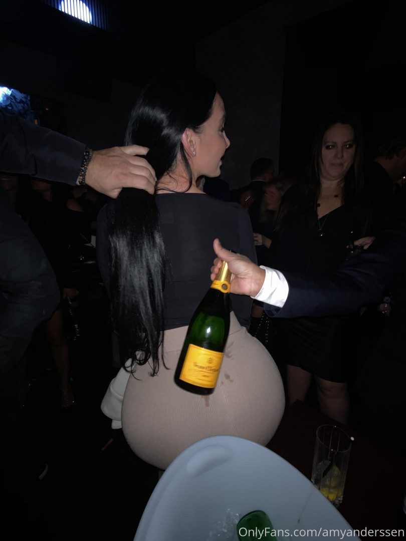 Photo by amyanderssen published on November 21,2023 20:42:41 - BestThots