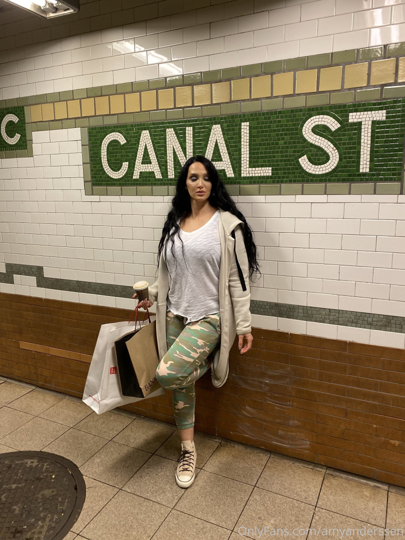 Photo by amyanderssen published on November 21,2023 20:53:50 - BestThots