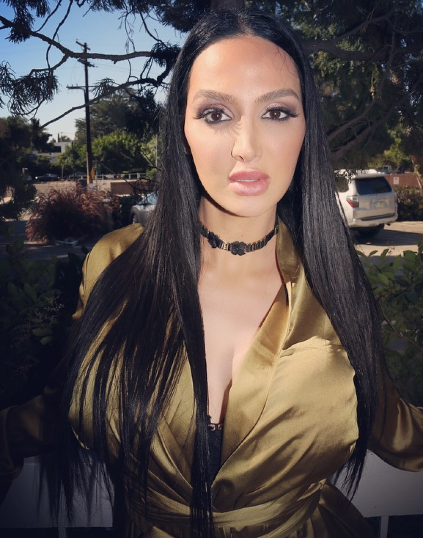 Photo by amyanderssen published on November 21,2023 20:58:12 - BestThots