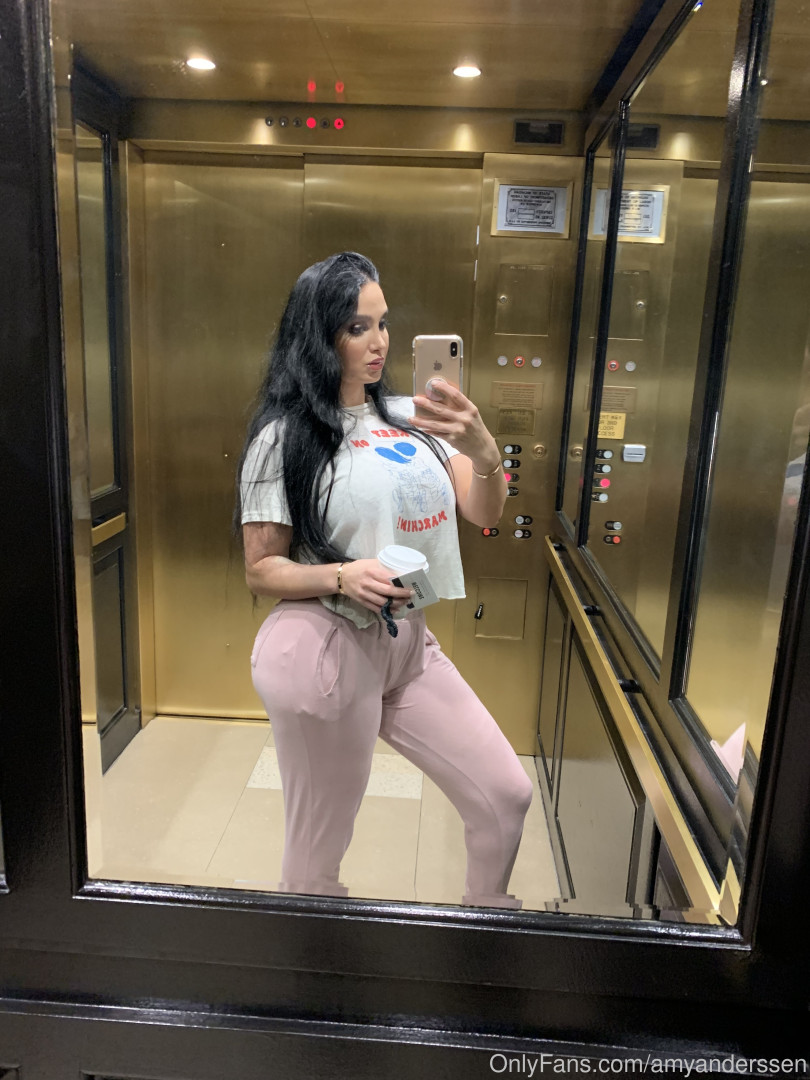 Photo by amyanderssen published on November 21,2023 20:58:44 - BestThots