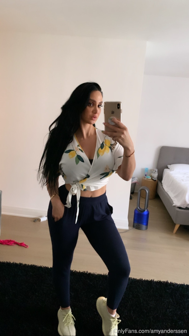 Photo by amyanderssen published on November 21,2023 20:59:50 - BestThots