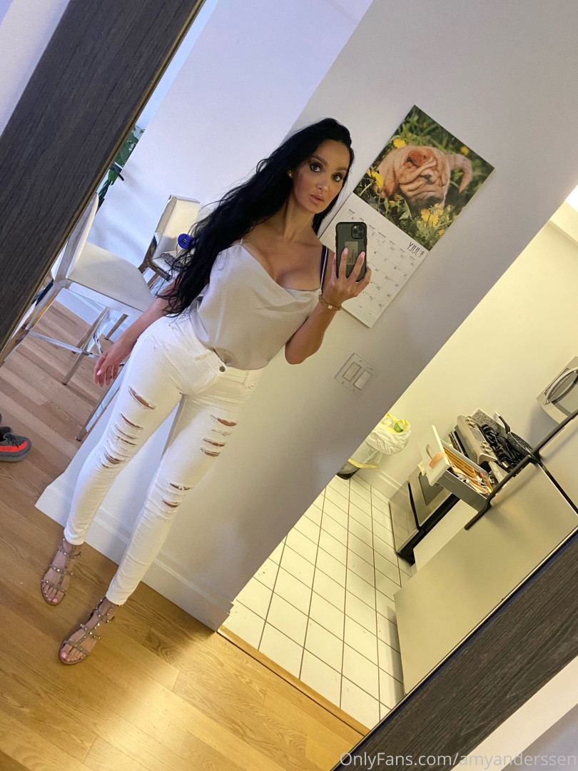 Photo by amyanderssen published on November 21,2023 21:01:27 - BestThots