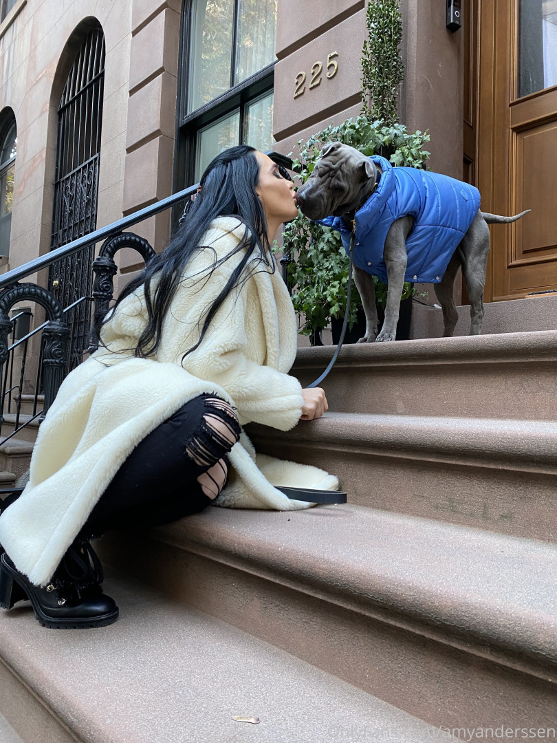 Photo by amyanderssen published on November 21,2023 21:01:28 - BestThots