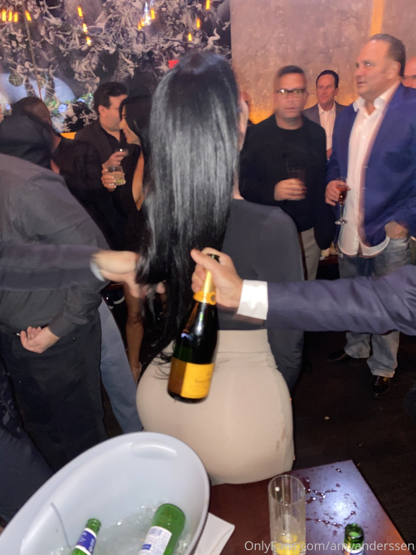 Photo by amyanderssen published on November 21,2023 21:01:45 - BestThots