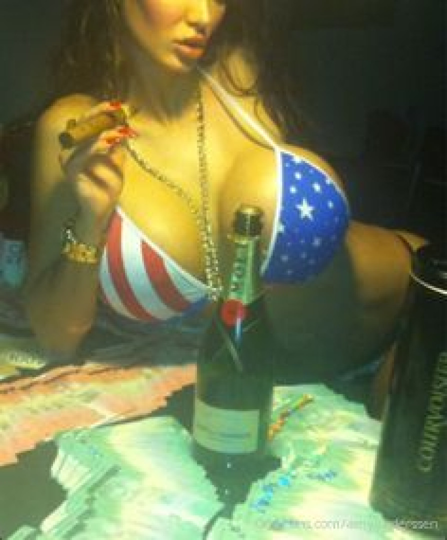 Photo by amyanderssen published on November 21,2023 21:04:55 - BestThots