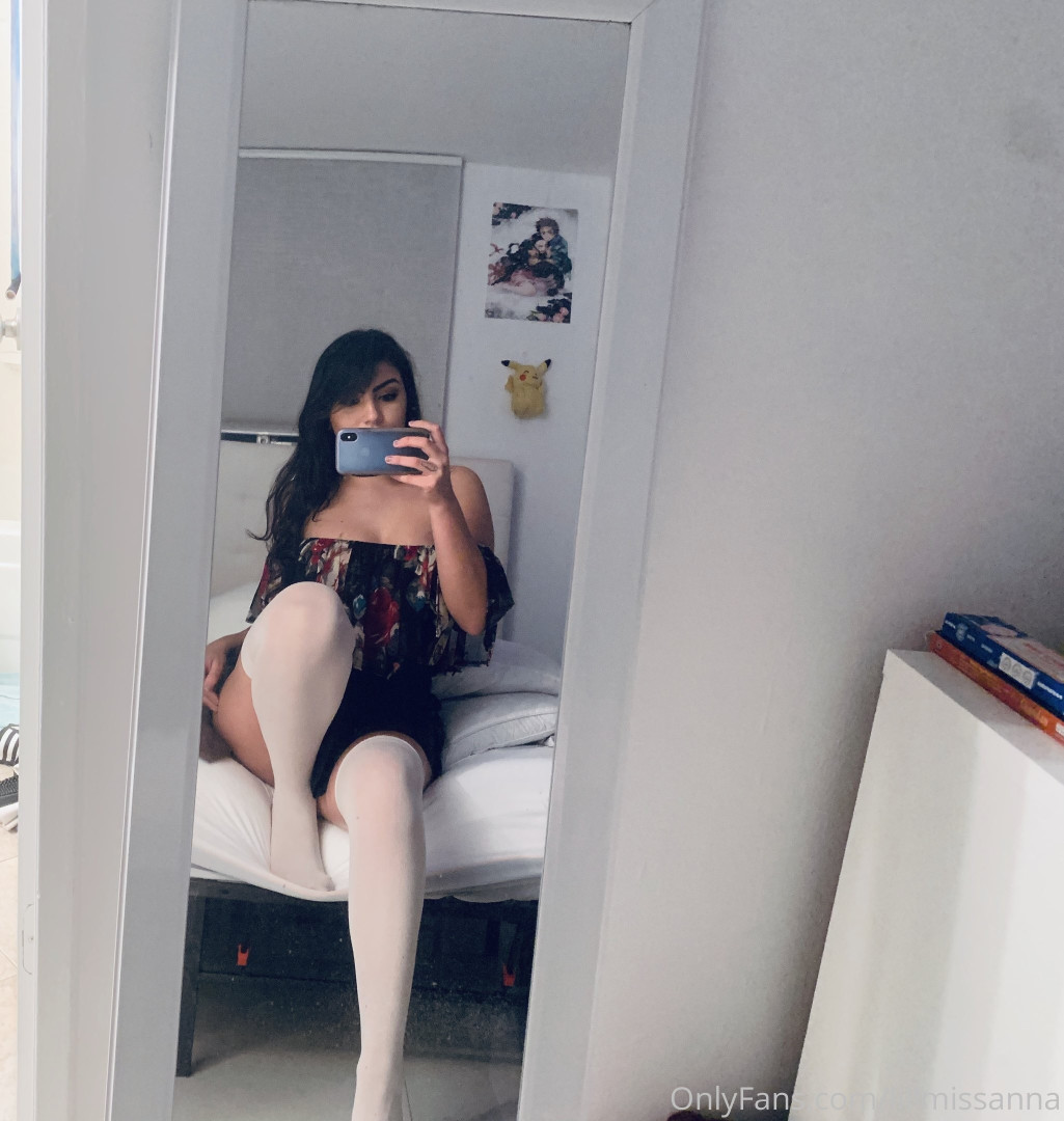 Photo by lillmissanna published on October 16,2023 12:59:53 - BestThots