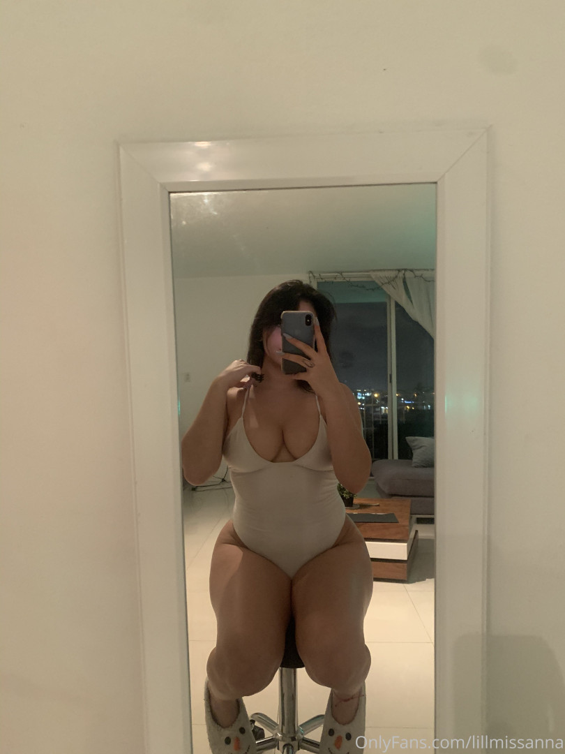 Photo by lillmissanna published on October 16,2023 13:20:04 - BestThots
