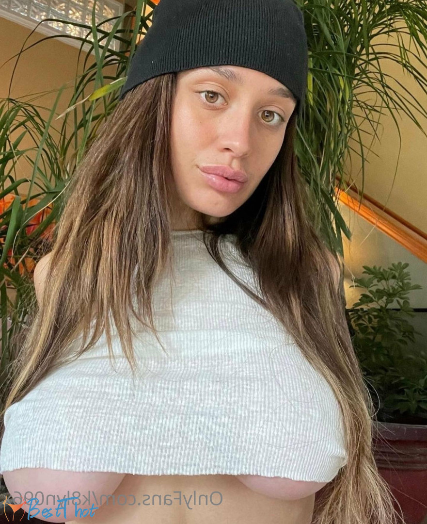 Photo by k8lyn096x published on December 17,2024 18:07:26 - BestThots