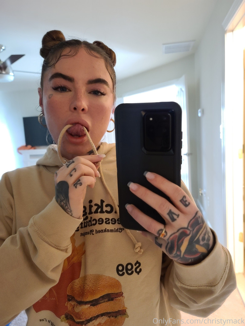 Photo by christymack published on September 1,2023 21:58:08 - BestThots