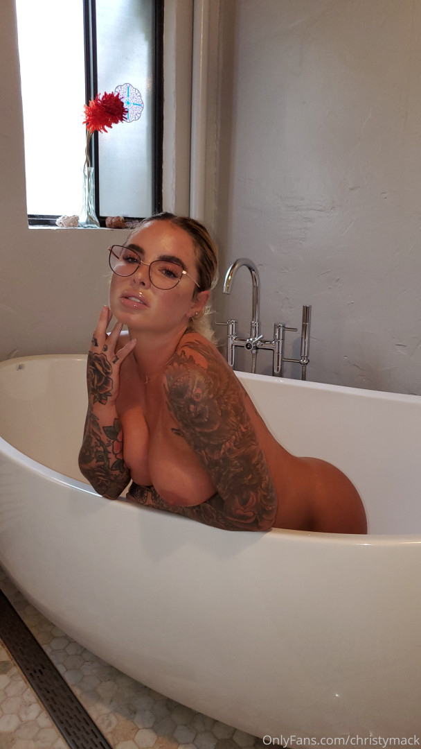 Photo by christymack published on September 1,2023 22:02:46 - BestThots