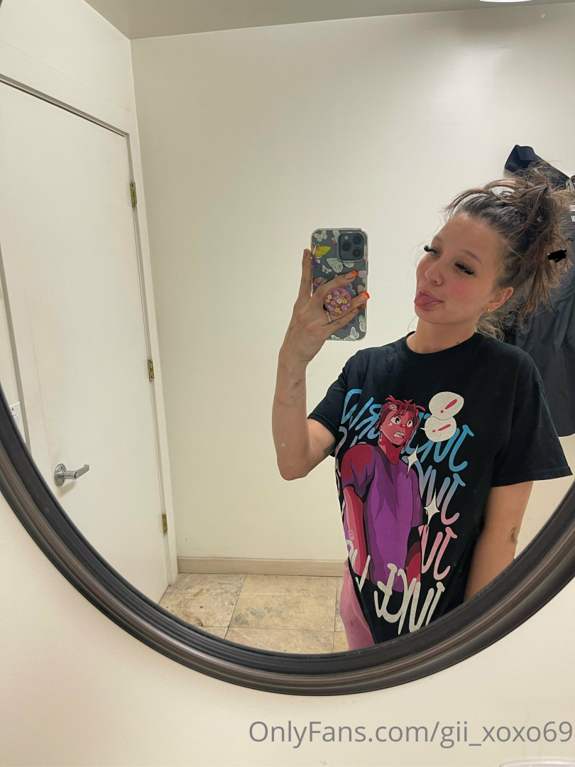 Photo by gii_xoxo69 published on November 6,2023 19:33:09 - BestThots