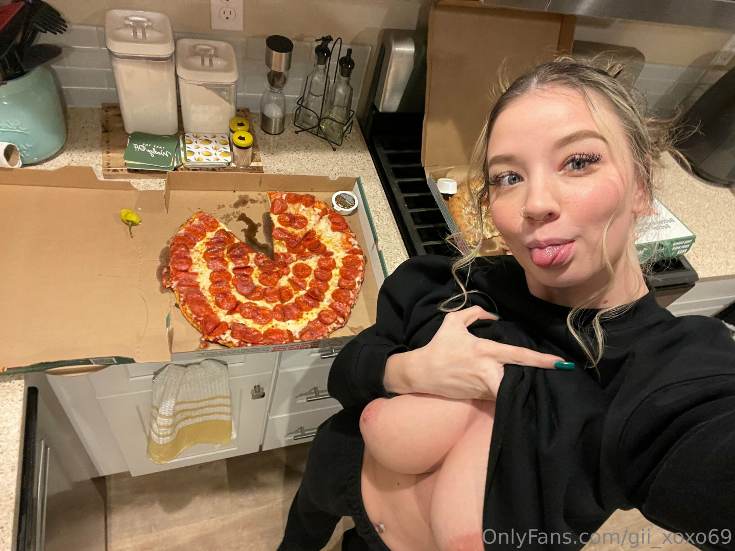 Photo by gii_xoxo69 published on November 6,2023 19:35:55 - BestThots