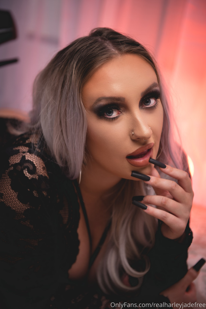 Photo by realharleyjadefree published on October 17,2023 03:50:19 - BestThots