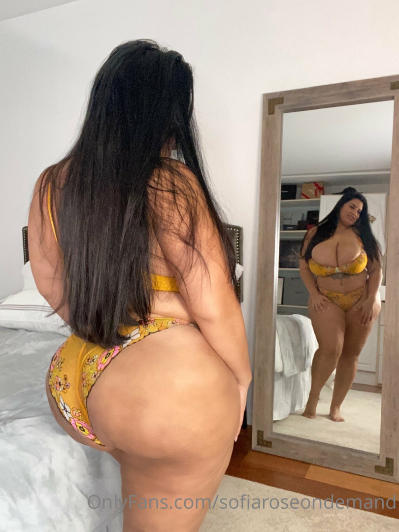 Photo by sofiaroseondemand published on July 3,2023 14:43:41 - BestThots