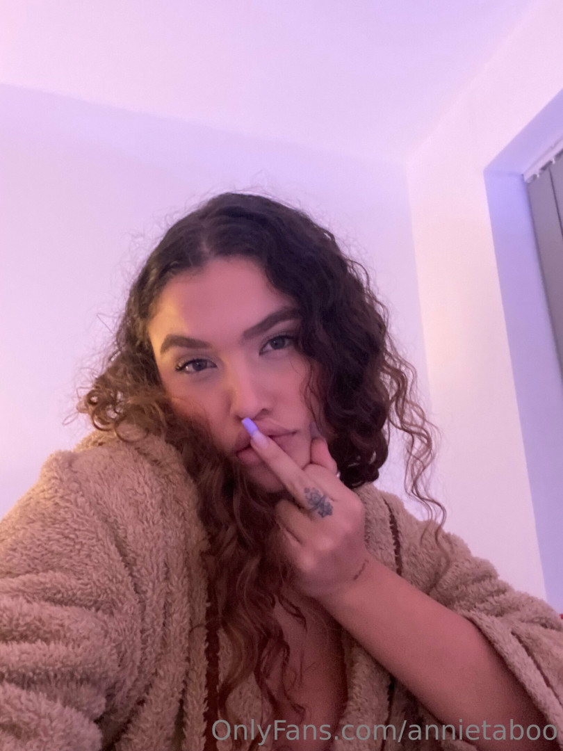 Photo by annietaboo published on November 23,2023 01:45:18 - BestThots