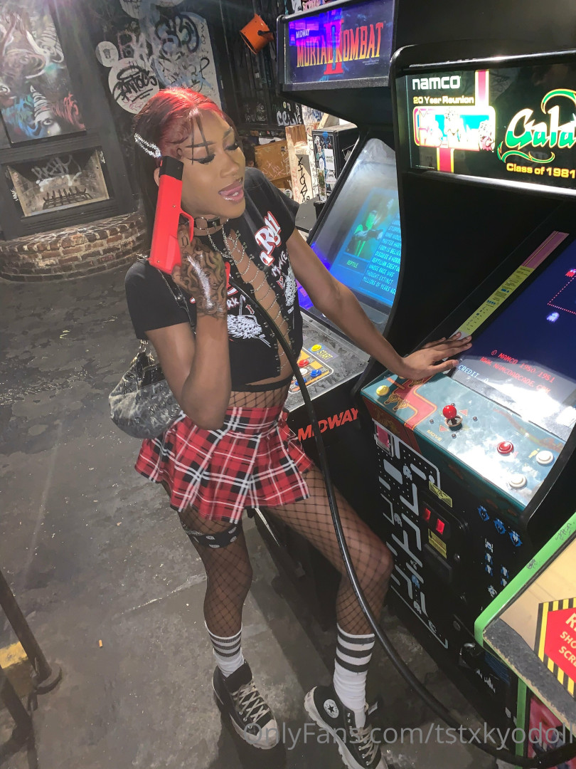 Photo by tstxkyodoll published on May 16,2023 14:07:21 - BestThots