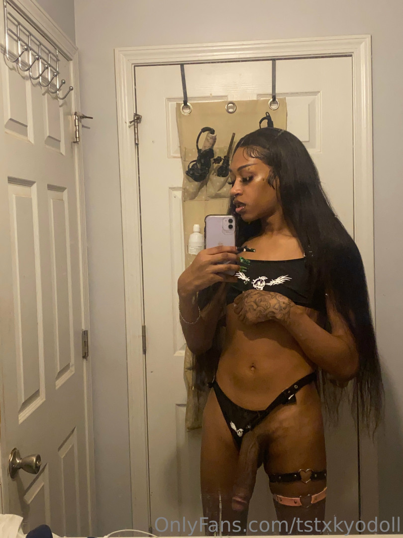 Photo by tstxkyodoll published on May 16,2023 14:07:58 - BestThots