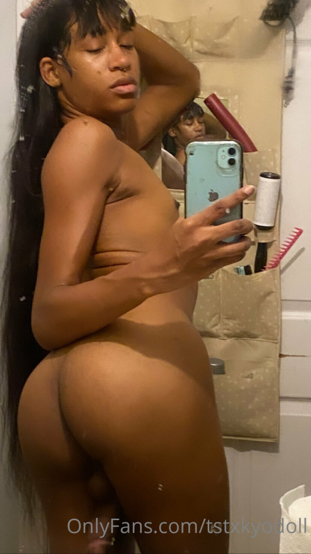 Photo by tstxkyodoll published on May 16,2023 14:08:42 - BestThots