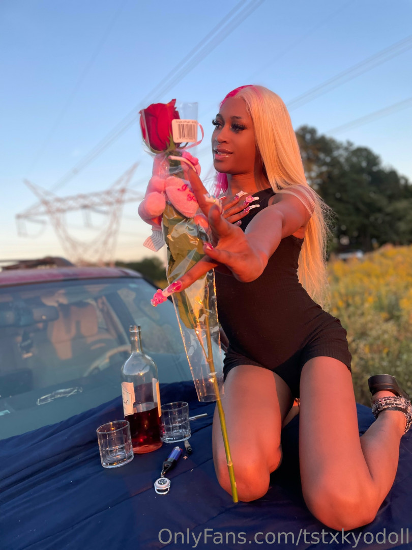 Photo by tstxkyodoll published on May 16,2023 14:08:46 - BestThots